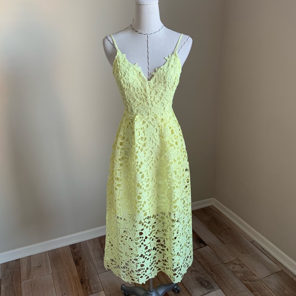 ASTR The Label Yellow Lace Midi Party Dress XS